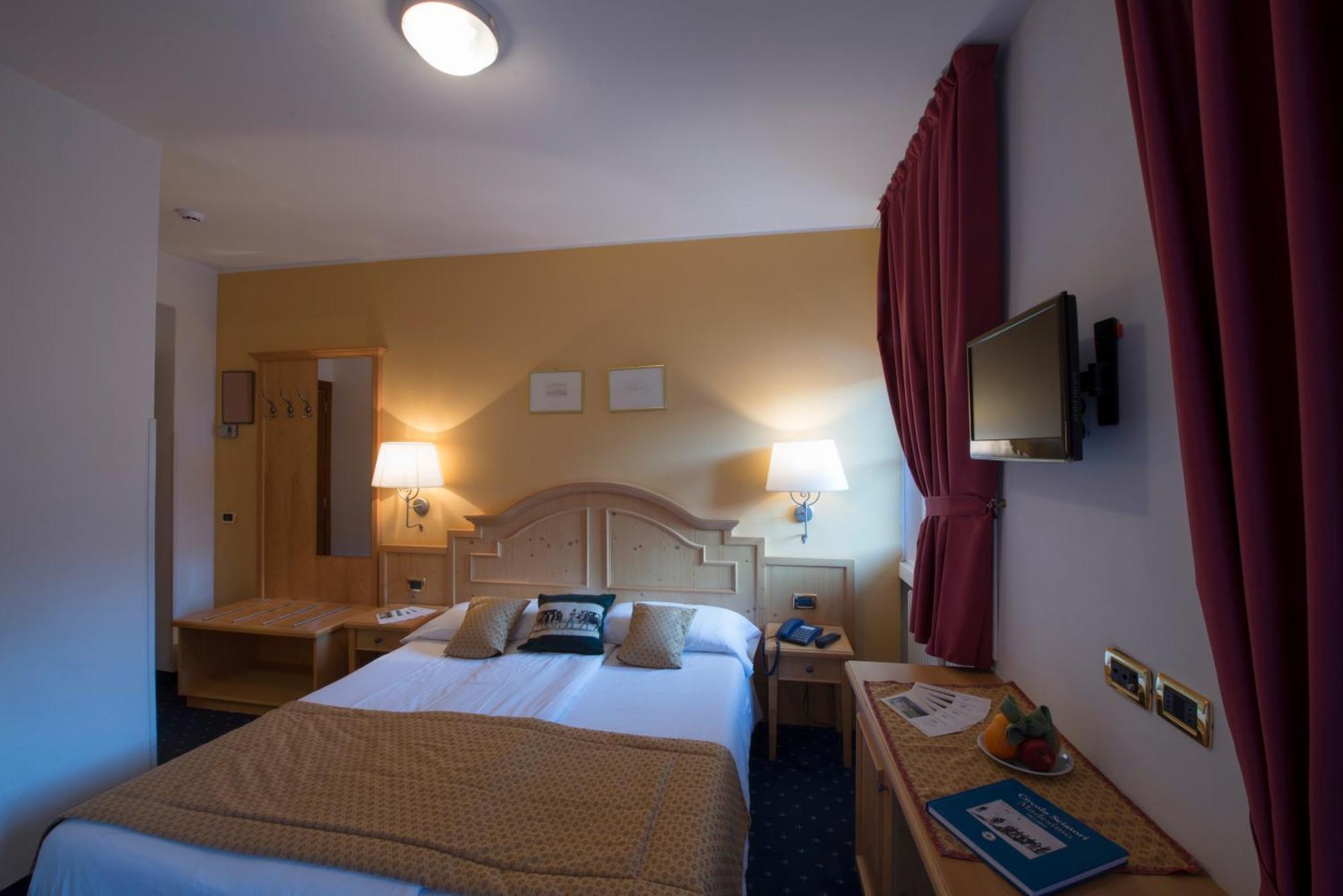 Hotel La Meridiana Madesimo Eksteriør billede